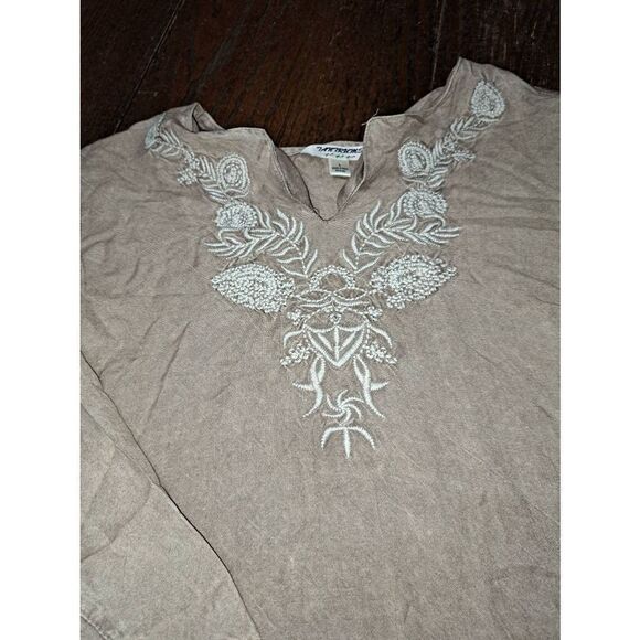 Small Tantrums Light Brown Embroidered Floral VNeck Pullover Shirt Top Rayon - Picture 2 of 4